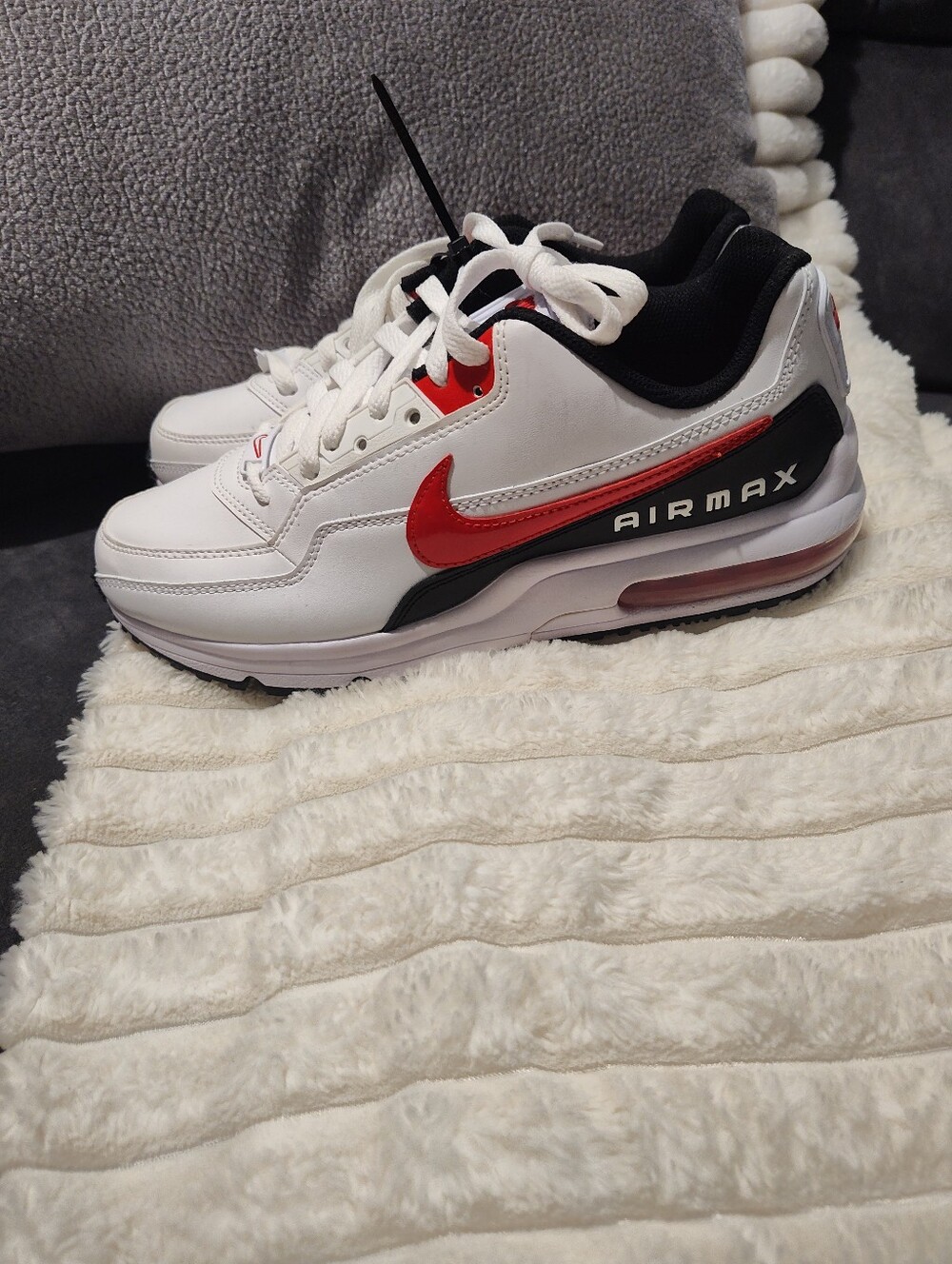 Nike Air Max Men's White/Red Low-Top Sneakers 8.5 New No Box